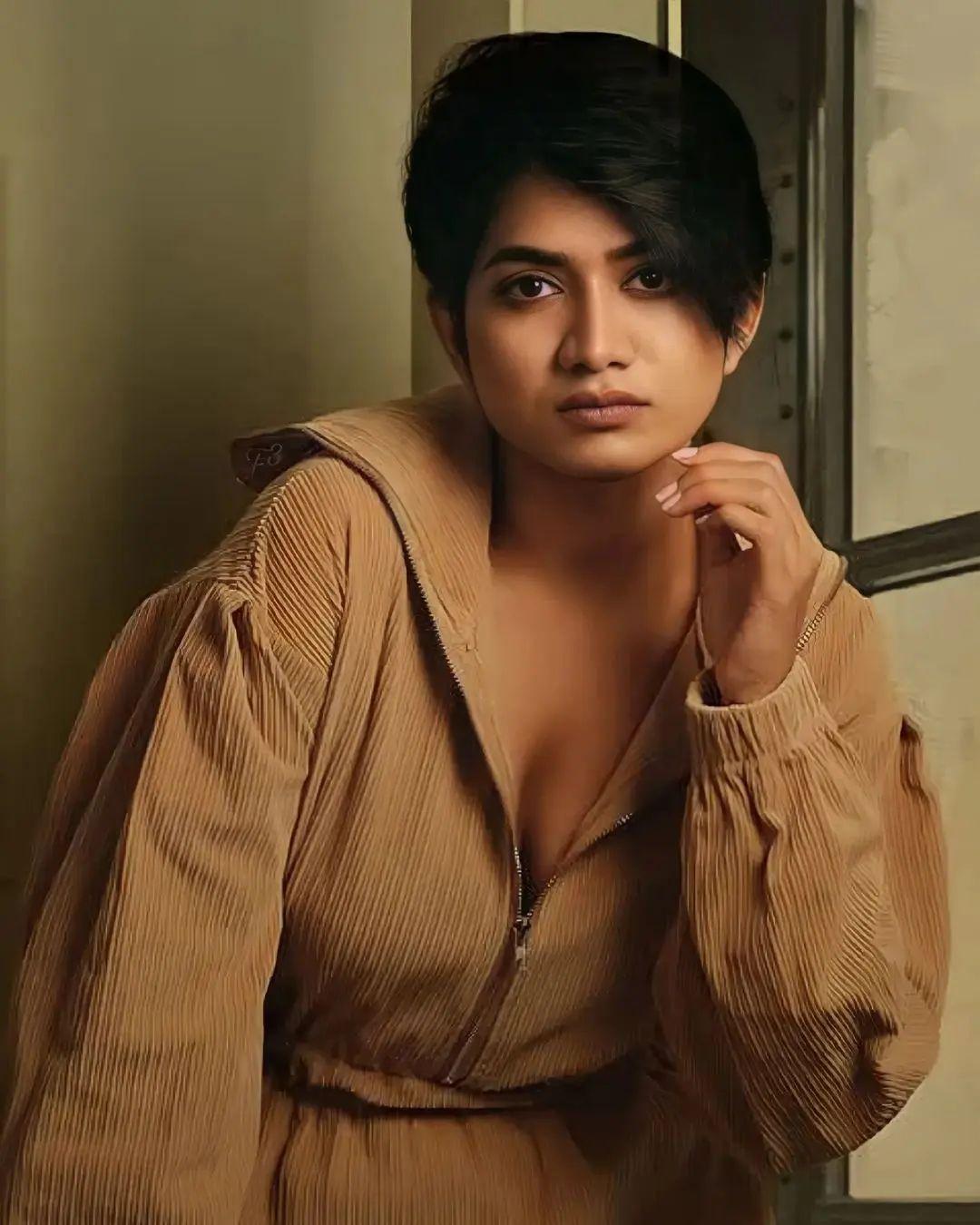 Malayalam actress Anarkali Marikar showing cleavage hot photos gallery | Anarkali Marikar exclusive hot and spicy photos gallery