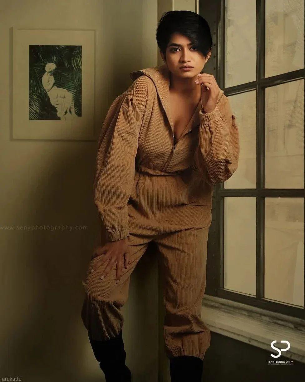 Malayalam actress Anarkali Marikar showing cleavage hot photos gallery | Anarkali Marikar very beautiful and cute stills