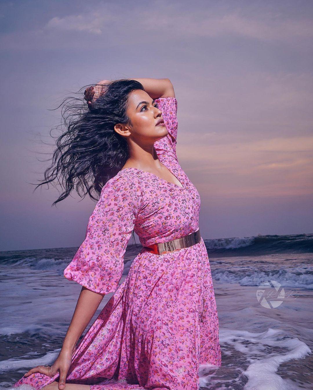 Malayalam actress Aparna Das exclusive hot and sexy photoshoot | exposing hot photos gallery
