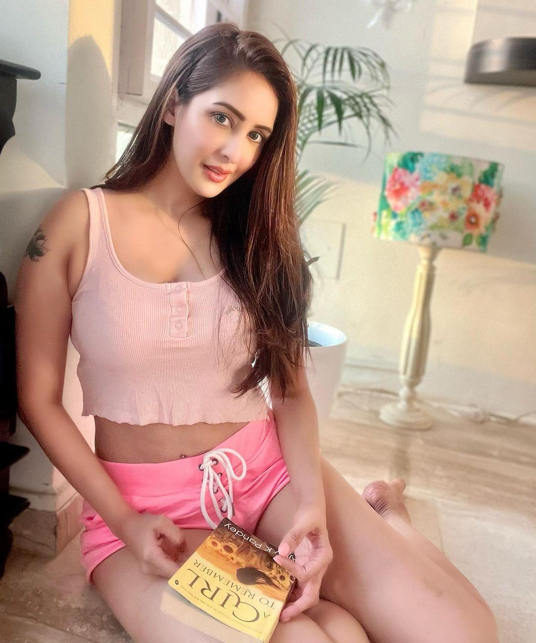 South Indian actress Chahatt Khanna looking very beautiful and glamorous pictures |Chahatt Khanna beautiful and glamorous pictures