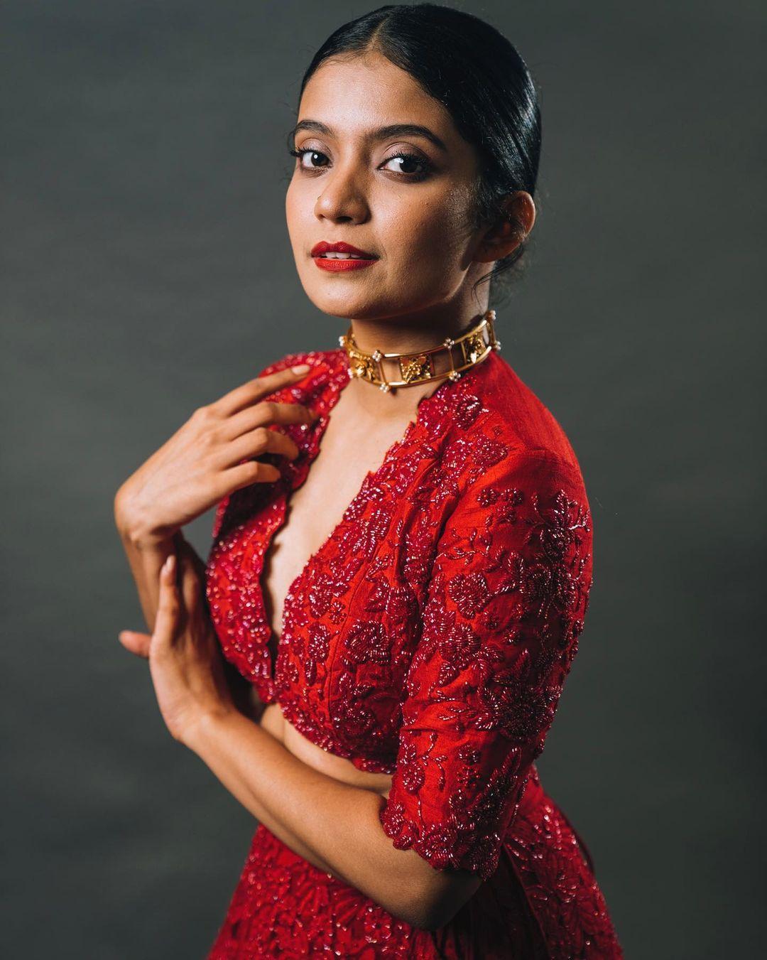 Malayalam actress Anna Ben latest hot photos |Anna Ben looking very attractive and hot photos