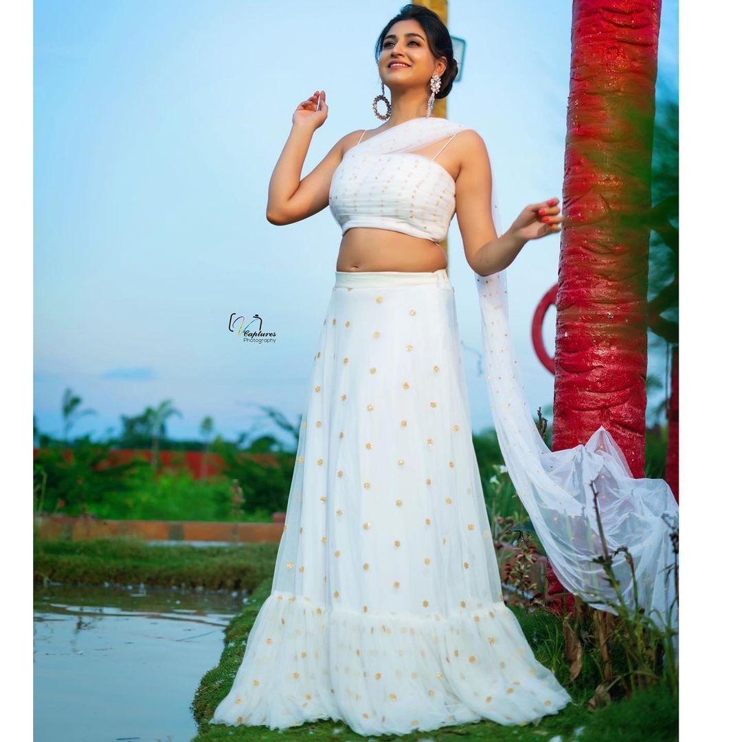 South Indian actress Varshini Sounderajan beautiful and glamorous pictures | very beautiful and cute photos