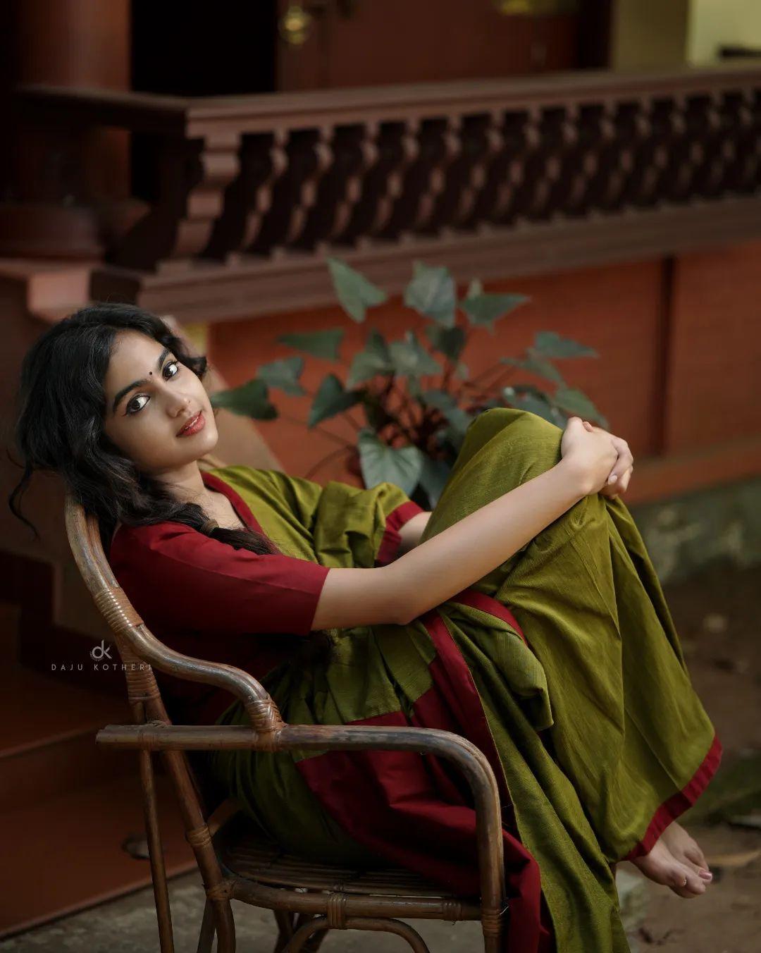 Devika Sanjay in saree hot photos gallery |Devika Sanjay beautiful and glamorous pictures