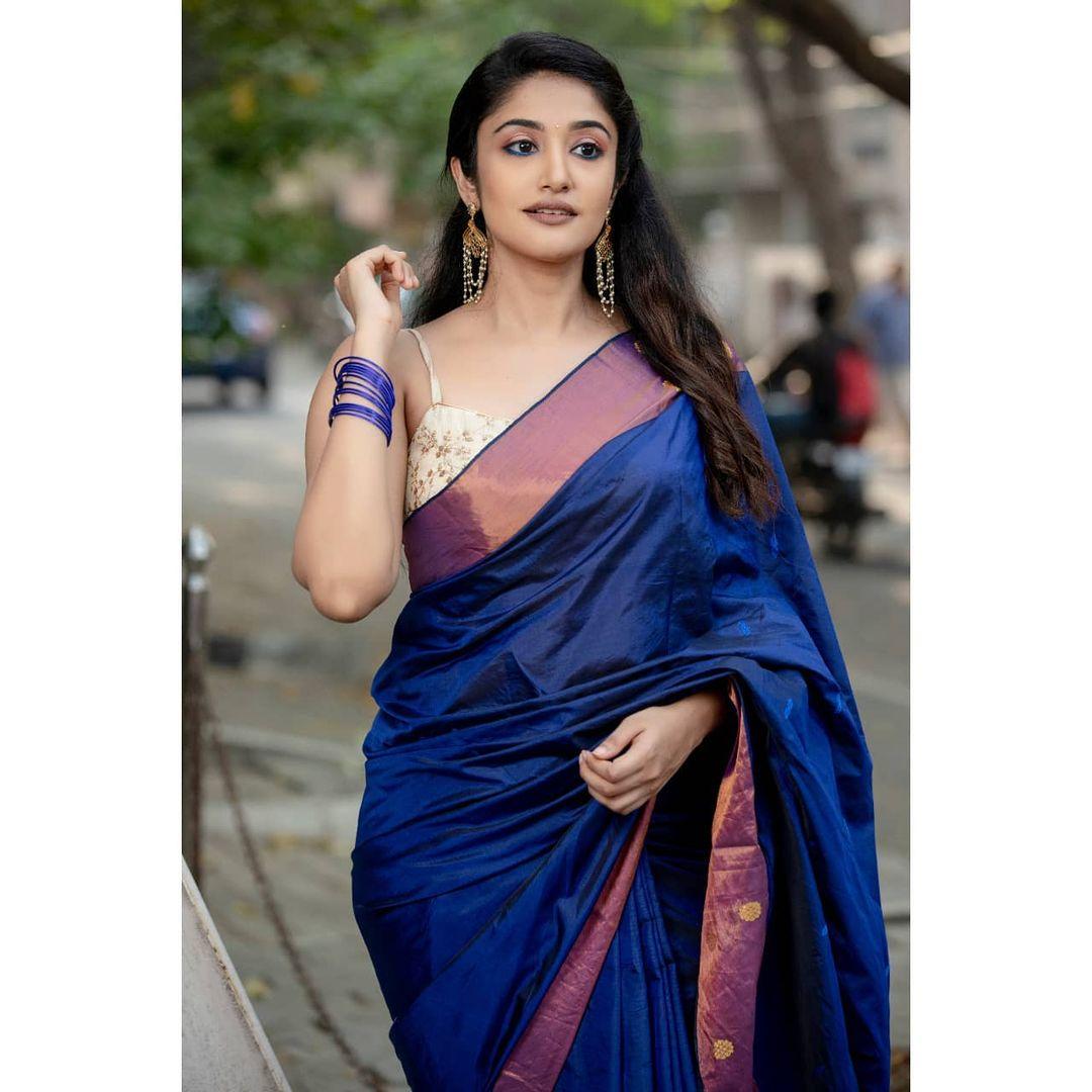 South Indian actress Anjana Jayaprakash beautiful and glamorous photos in saree | exclusive hot and spicy stills