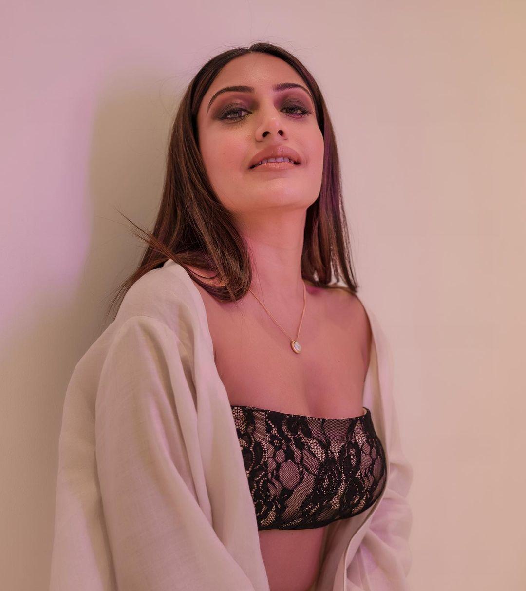 Surbhi Chandna in bikini hot and sexy photoshoot |very glamorous and cute stills
