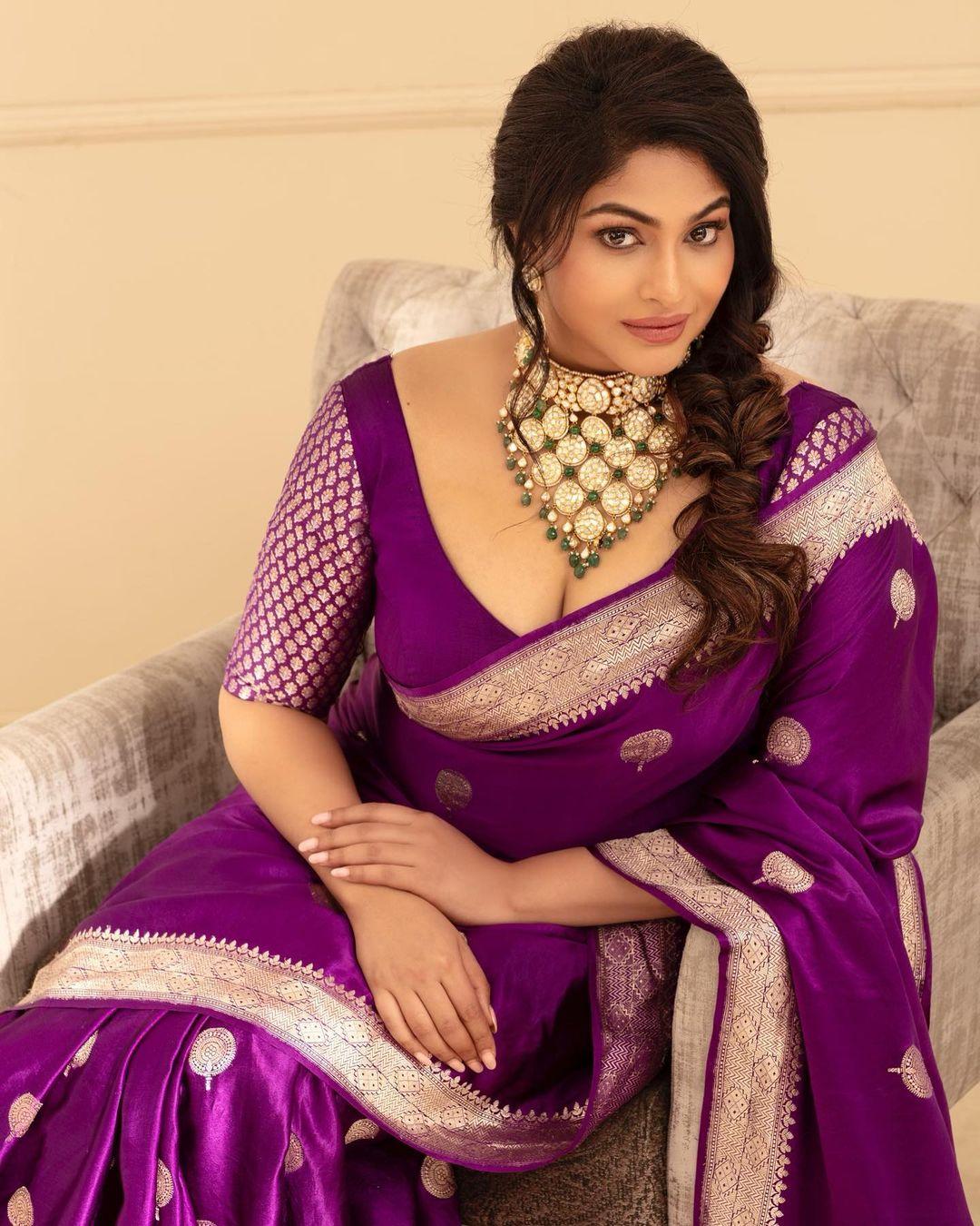 Lakshmi Devy in saree hot and sexy photoshoot | Lakshmi Devy very glamorous and beautiful pictures