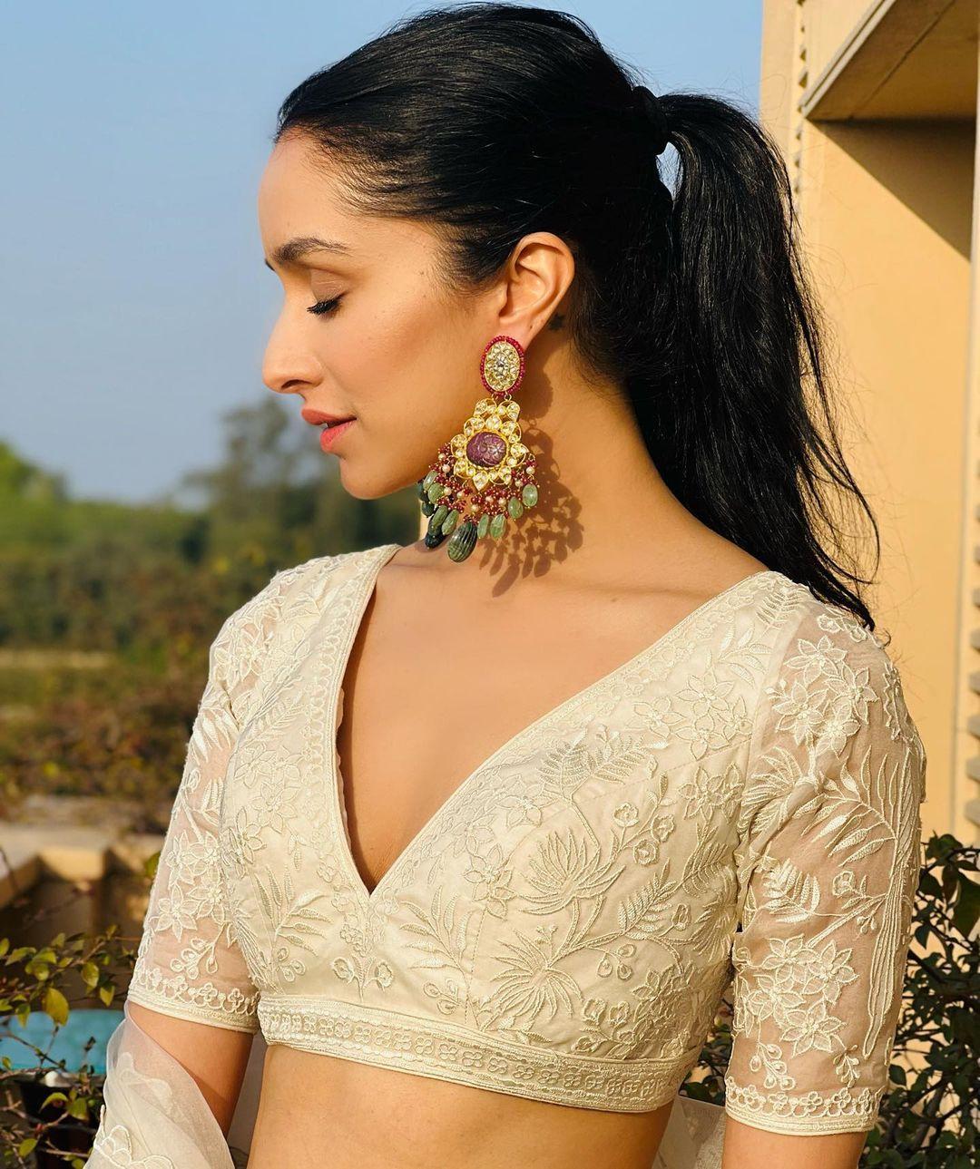 Shraddha kapoor in exclusive very glamorous pictures | latest hot and spicy stills