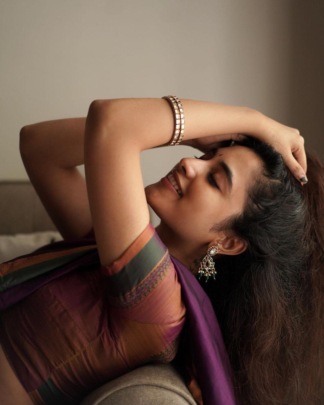 Beautiful and glamorous actress Priyanka Mohan latest hot photos |looking very pretty hot photos