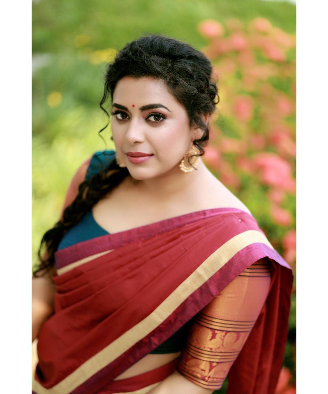 Malayalam actress Jewel Mary in half saree hot photos | exclusive hot and spicy stills