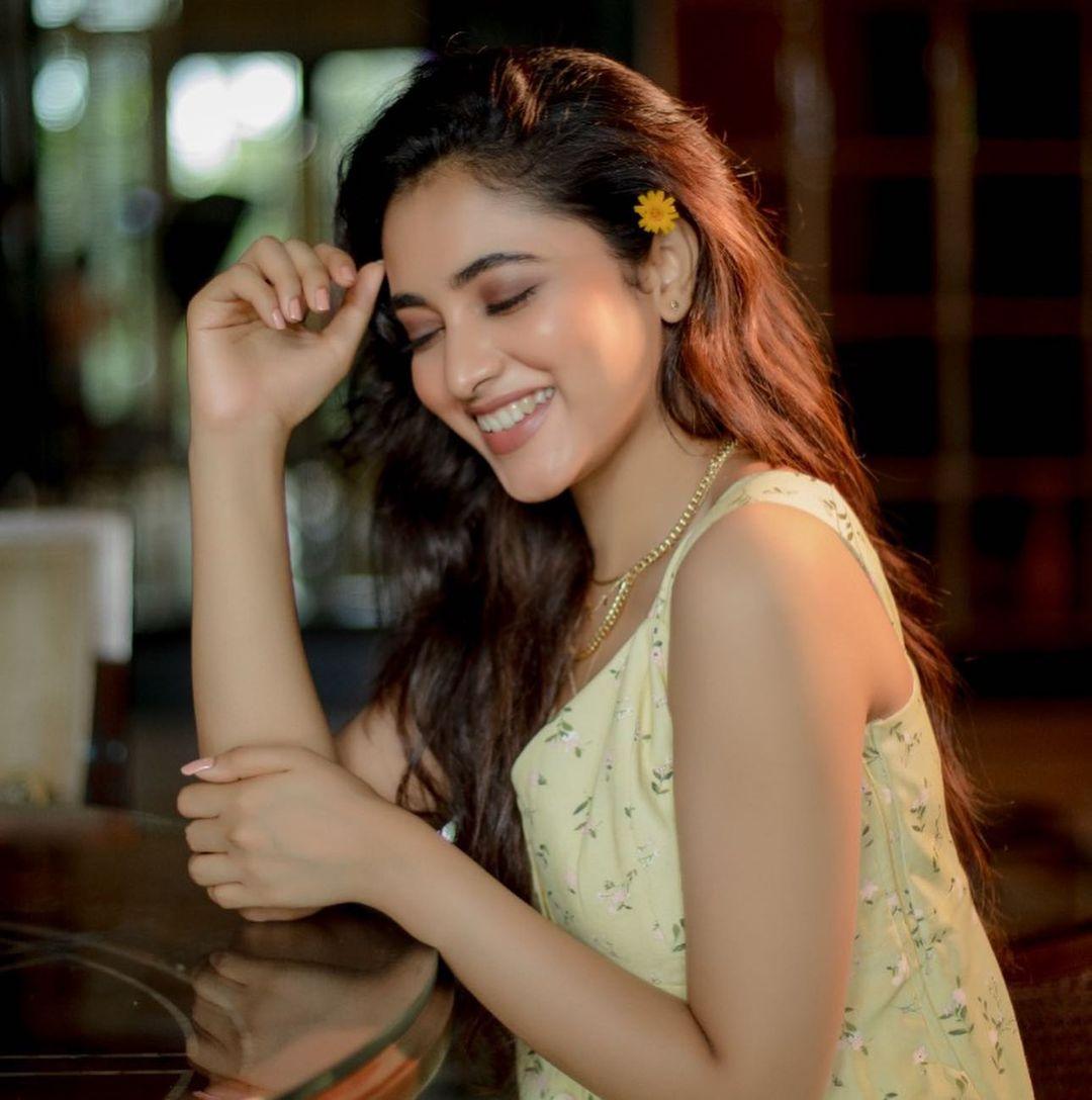 Tamil actress Priyanka Mohan exclusive hot and sexy photoshoot | exclusive hot and spicy photos