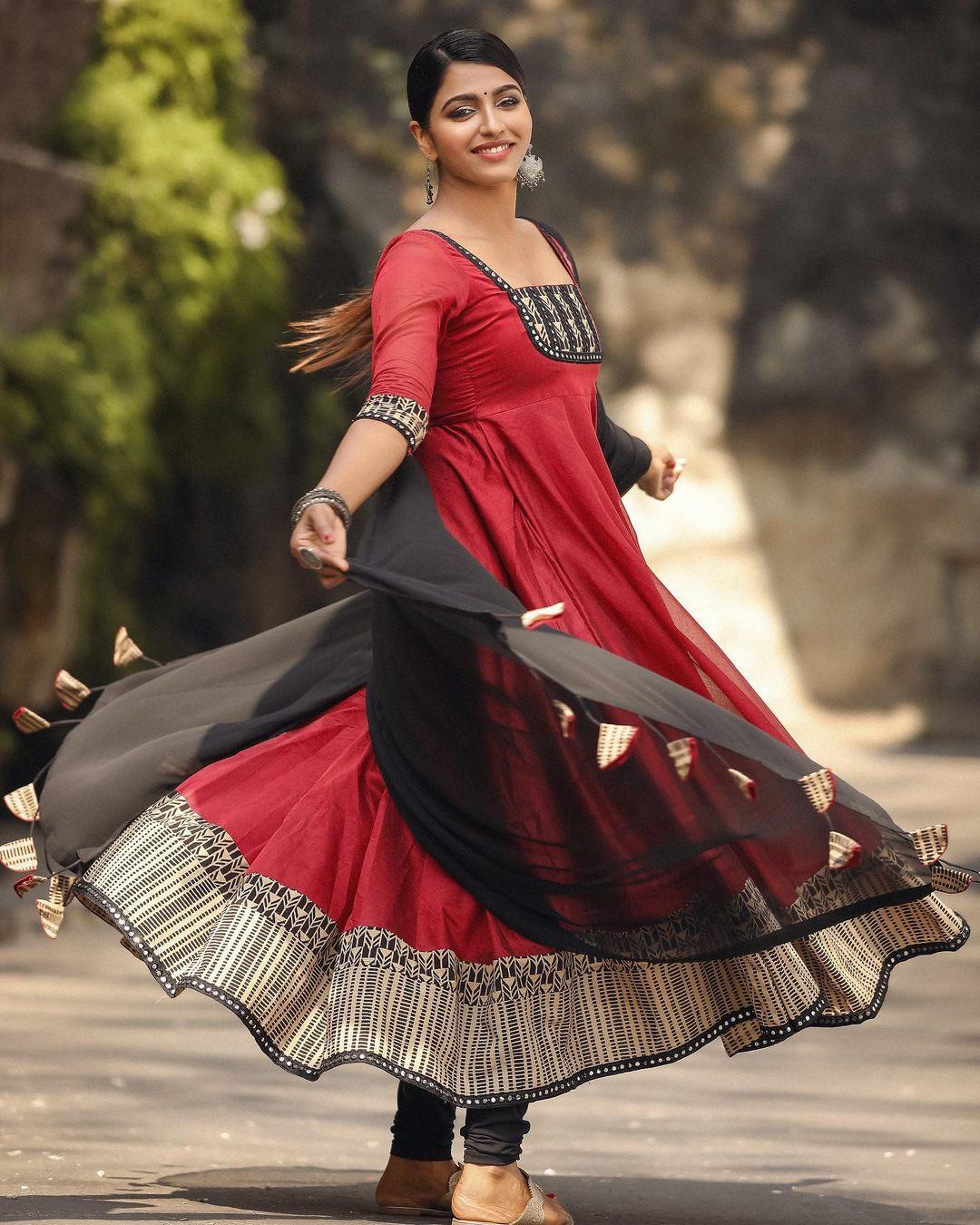 Tamil actress Sai Dhanshika exclusive latest hot photos | latest hot and spicy