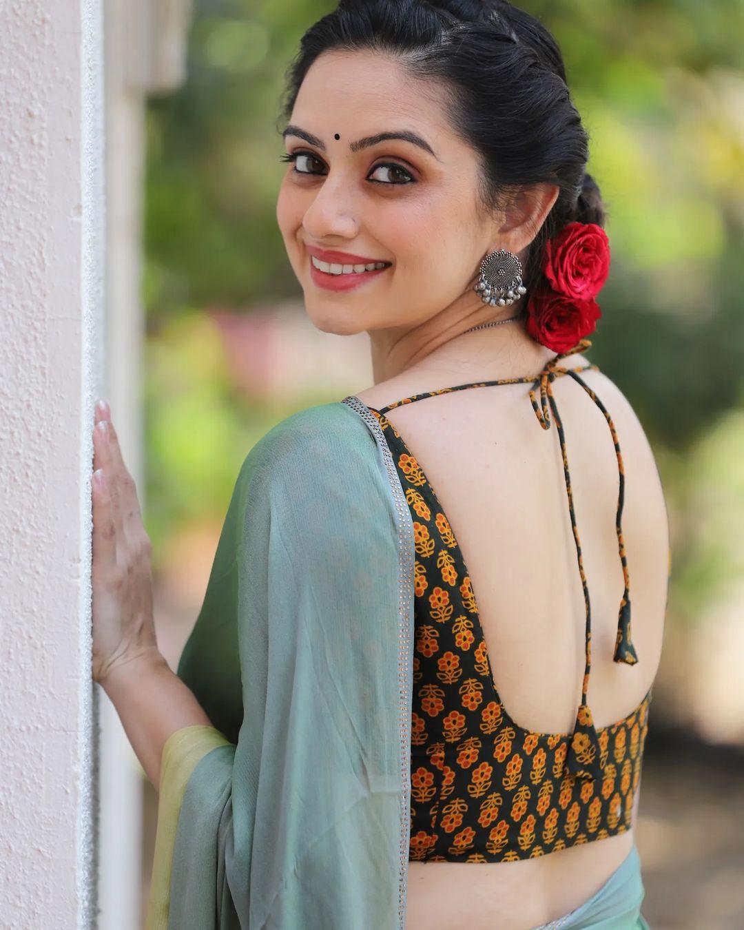 Tamil and Marathi actress Shruti Marathe looking very glamorous in saree | exclusive hot and spicy photos