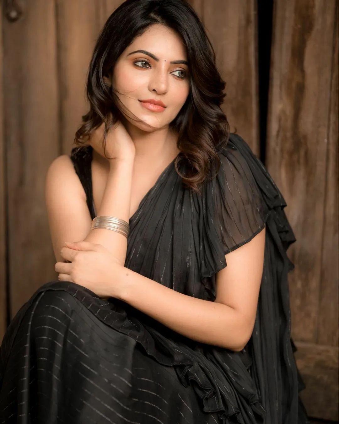 Athulya Ravi in black saree exclusive hot and sexy stills | looking very glamours and cute stills