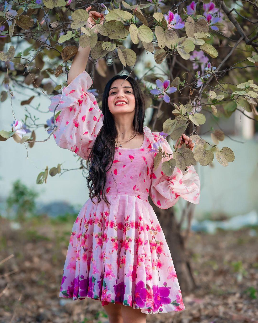 Bollywood actresses Aryanshi Sharma exclusive hot and sexy stills | latest hot and sexy photos