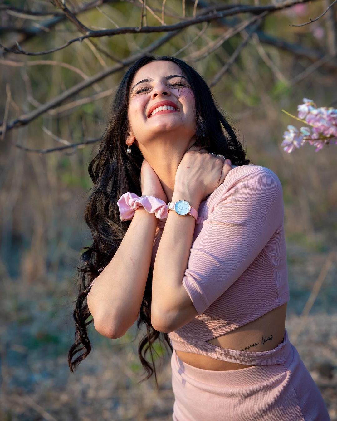 Bollywood actresses Aryanshi Sharma exclusive hot and sexy stills | looking very glamours photos