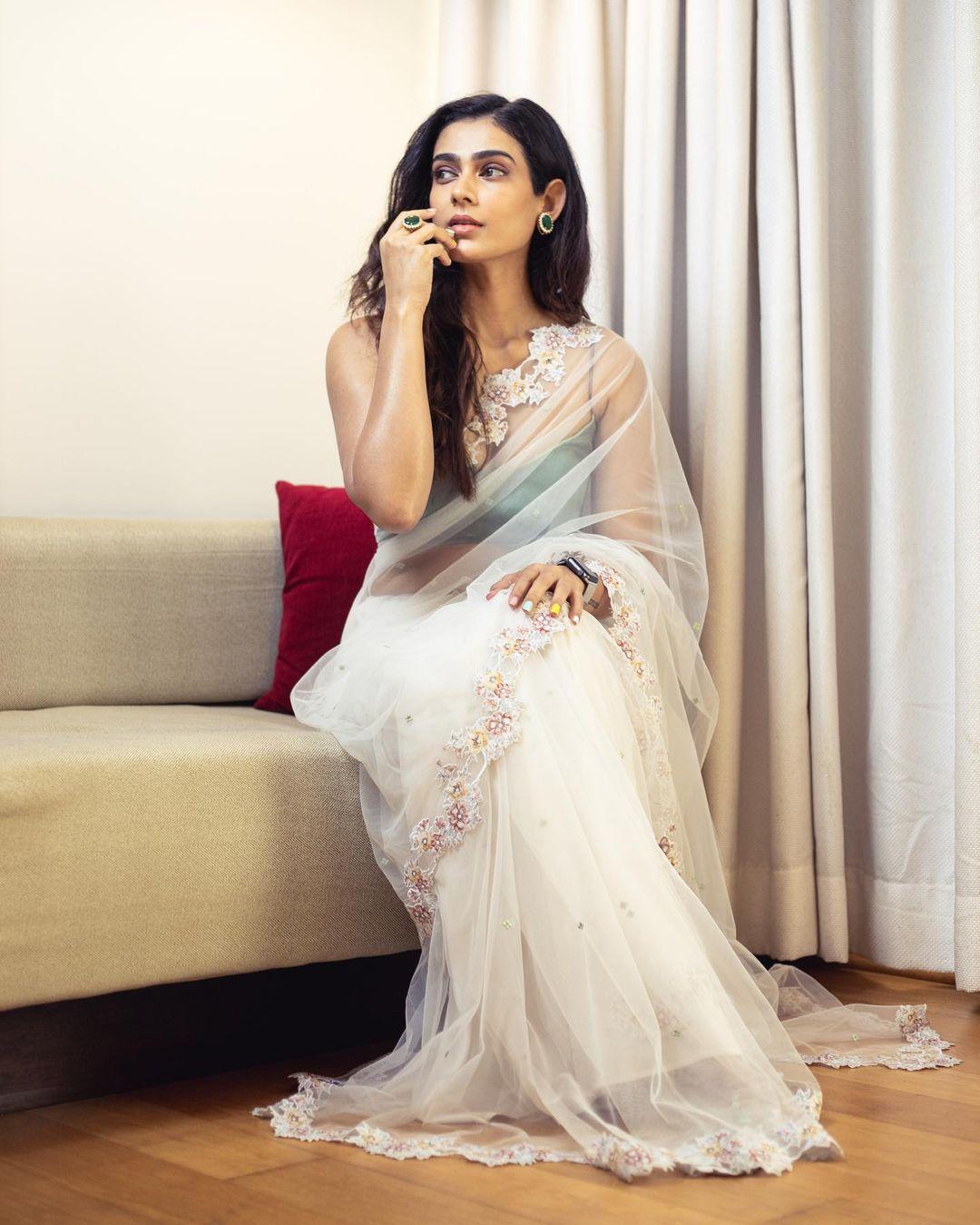 Aakanksha Singh in transparent saree hot photos gallery |hot and sexy photoshoot
