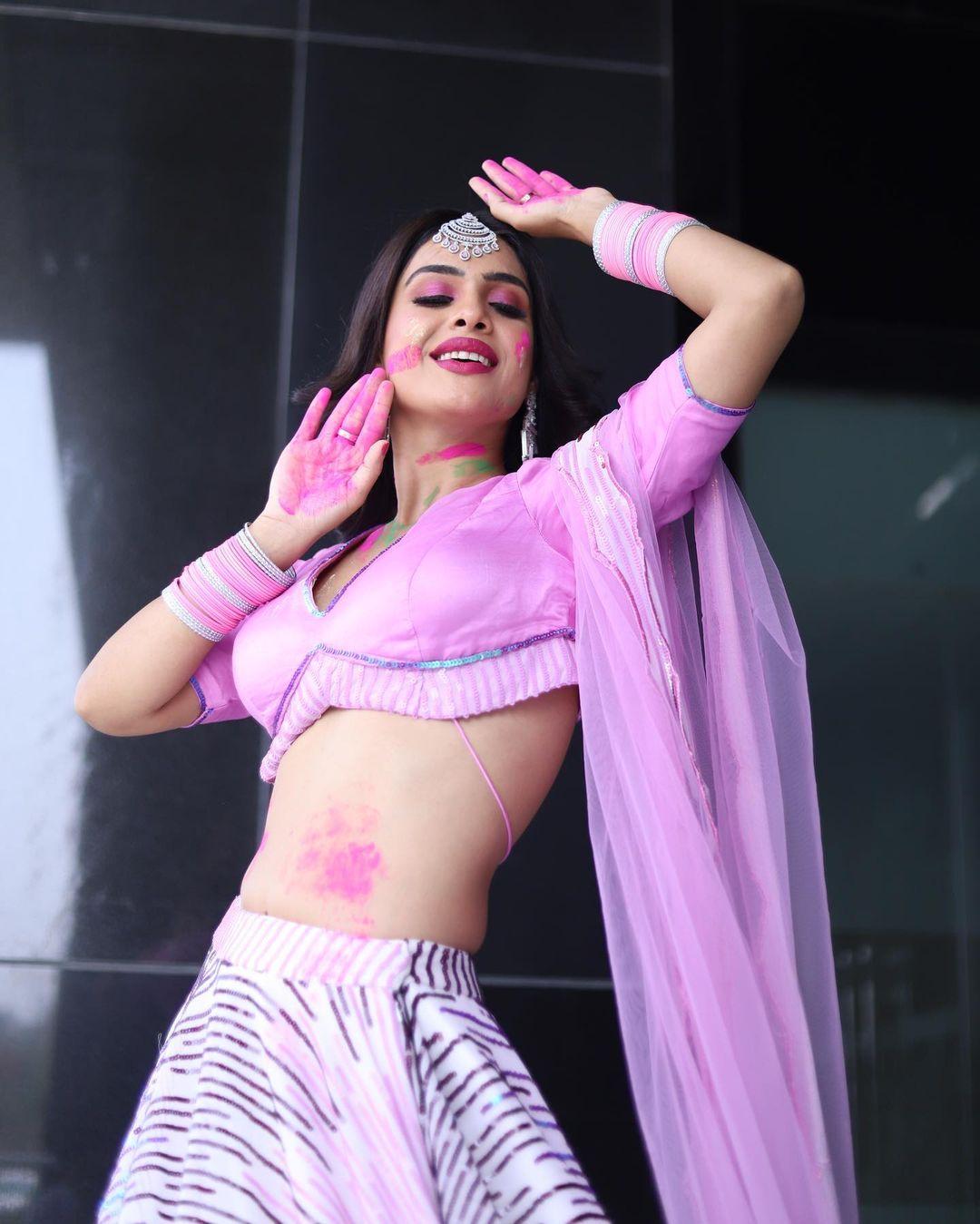 Bollywood actresses Neha Malik exclusive photos in Holi celebration |beautiful and glamours photos