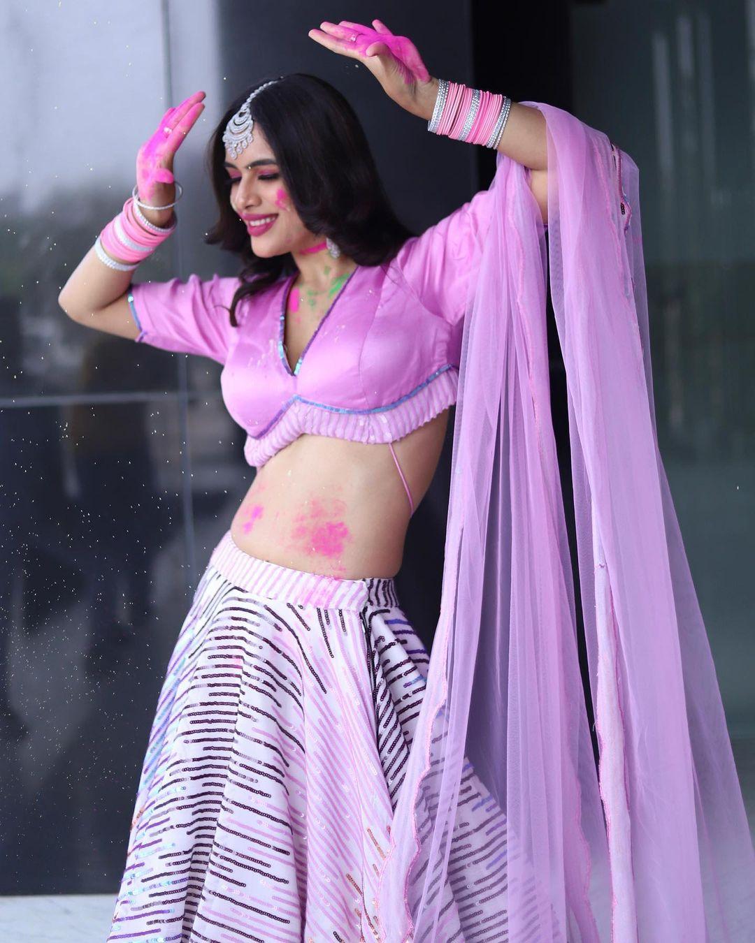 Bollywood actresses Neha Malik exclusive photos in Holi celebration |exclusive hot and sexy photos
