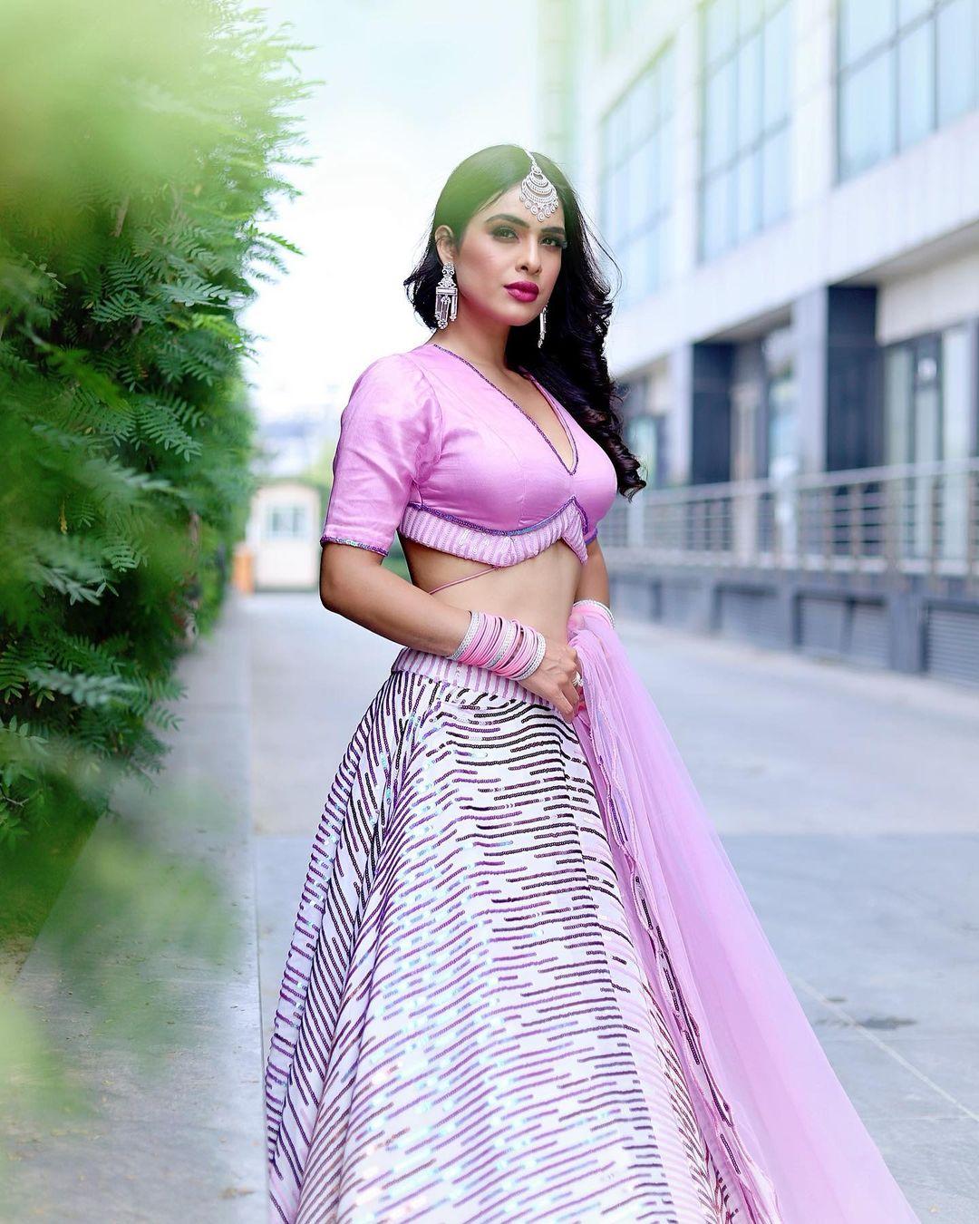 Bollywood actresses Neha Malik exclusive photos in Holi celebration | looking very sexy hot and spicy photos