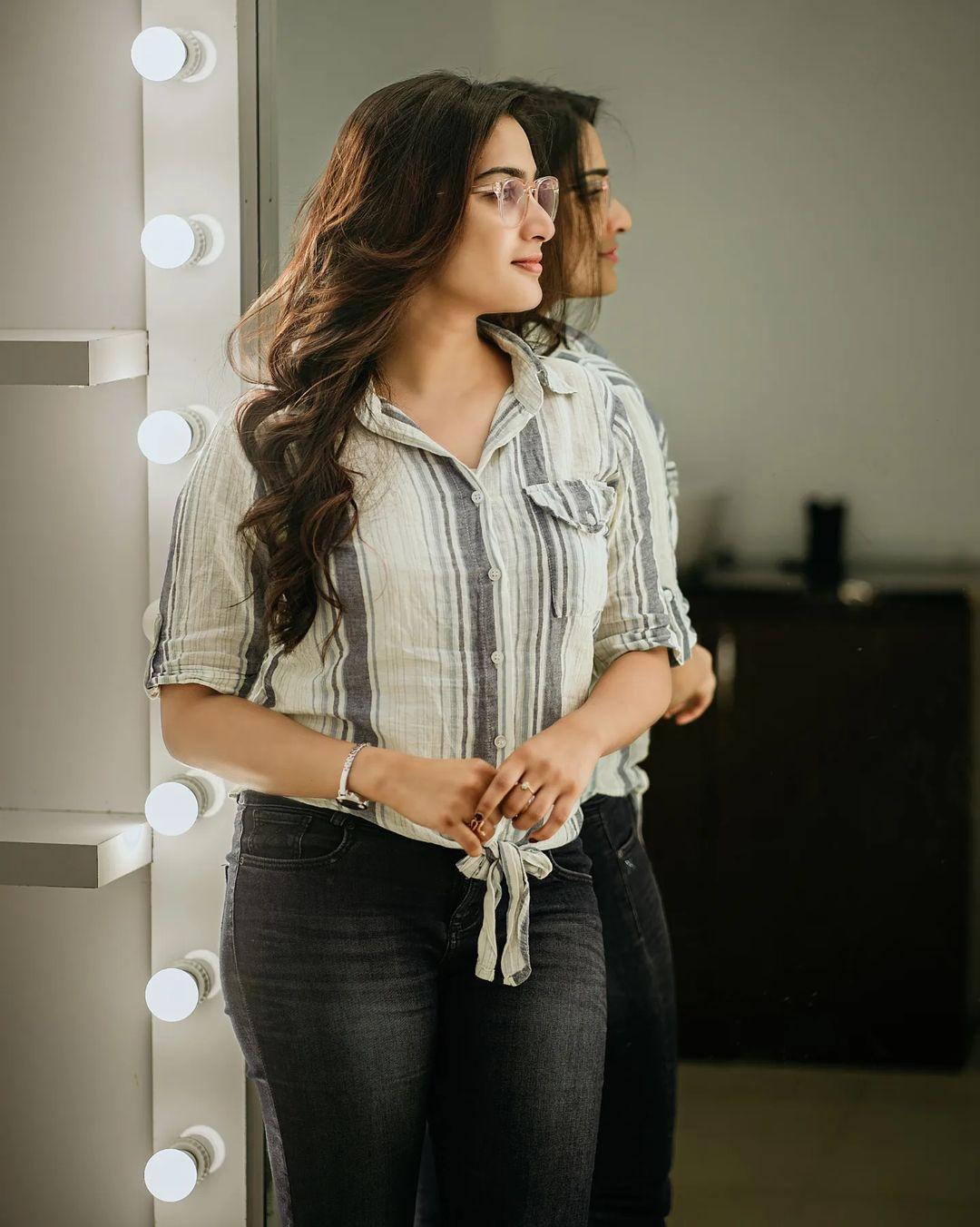 Malayalam actress Aditi Ravi latest hot photos |exclusive hot and sexy stills