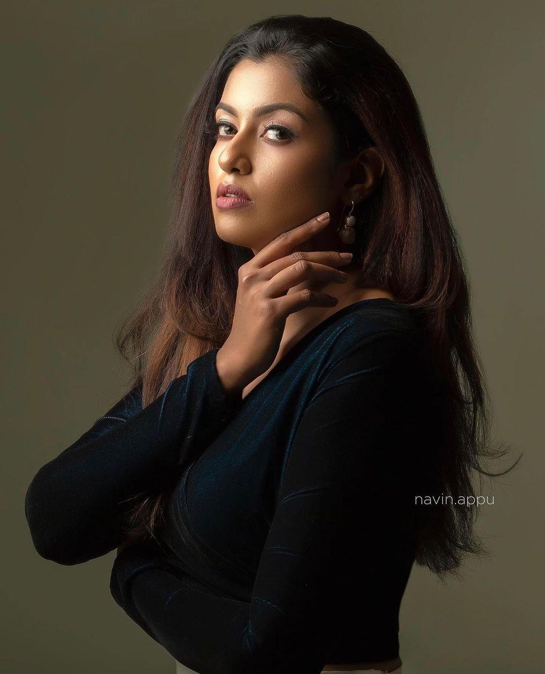 South Indian Actress Roshni Haripriyan exclusive hot and spicy photos |exclusive hot and sexy photoshoot