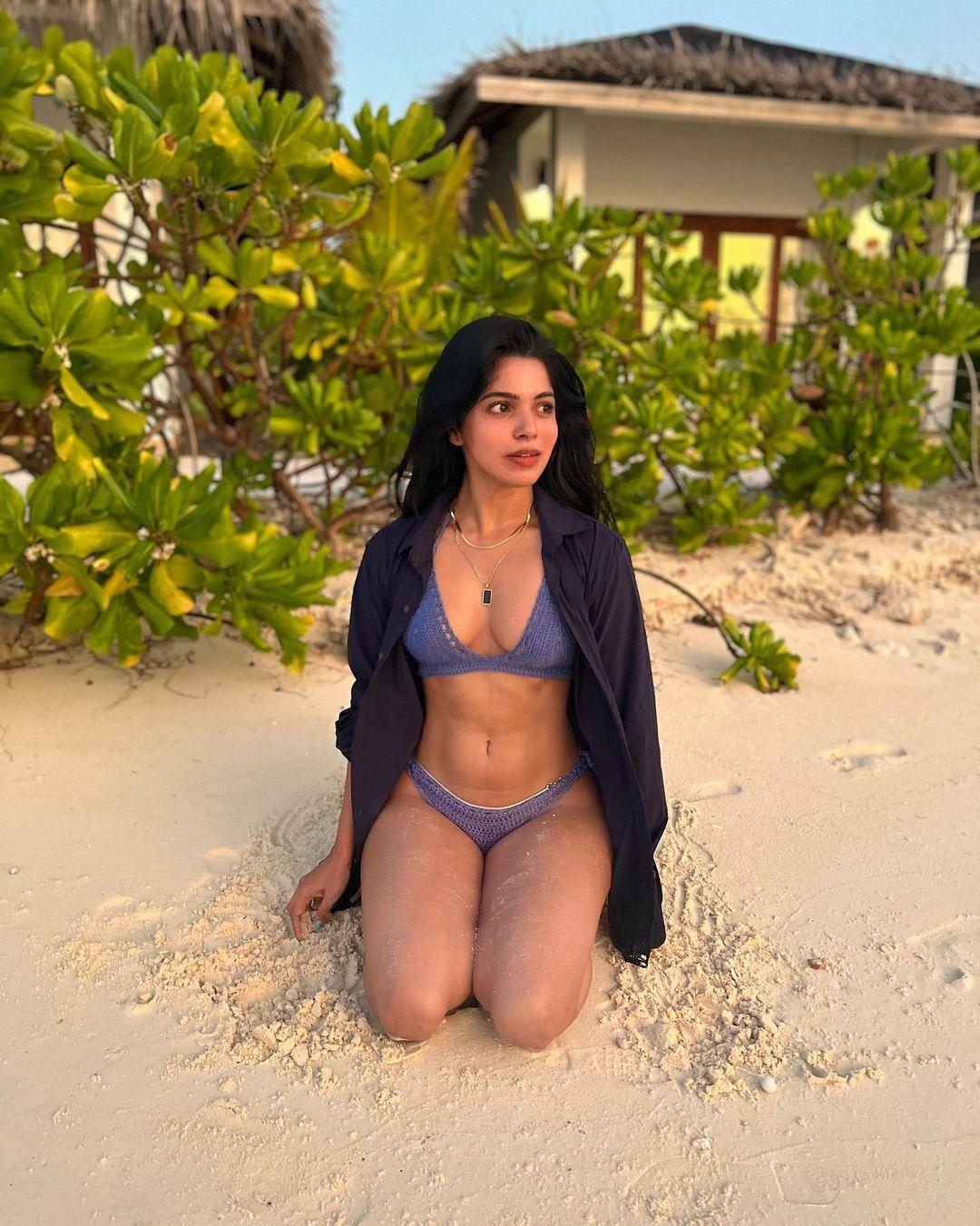 Tamil actress Divyabharathi in bikini hot and sexy photos| looking very beautiful and sexy photoshoot