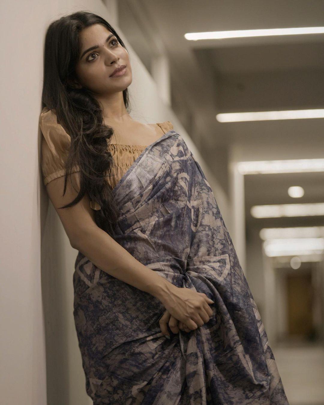 Tamil actress and model Divyabharathi in saree exposing photos | beautiful and glamours photos