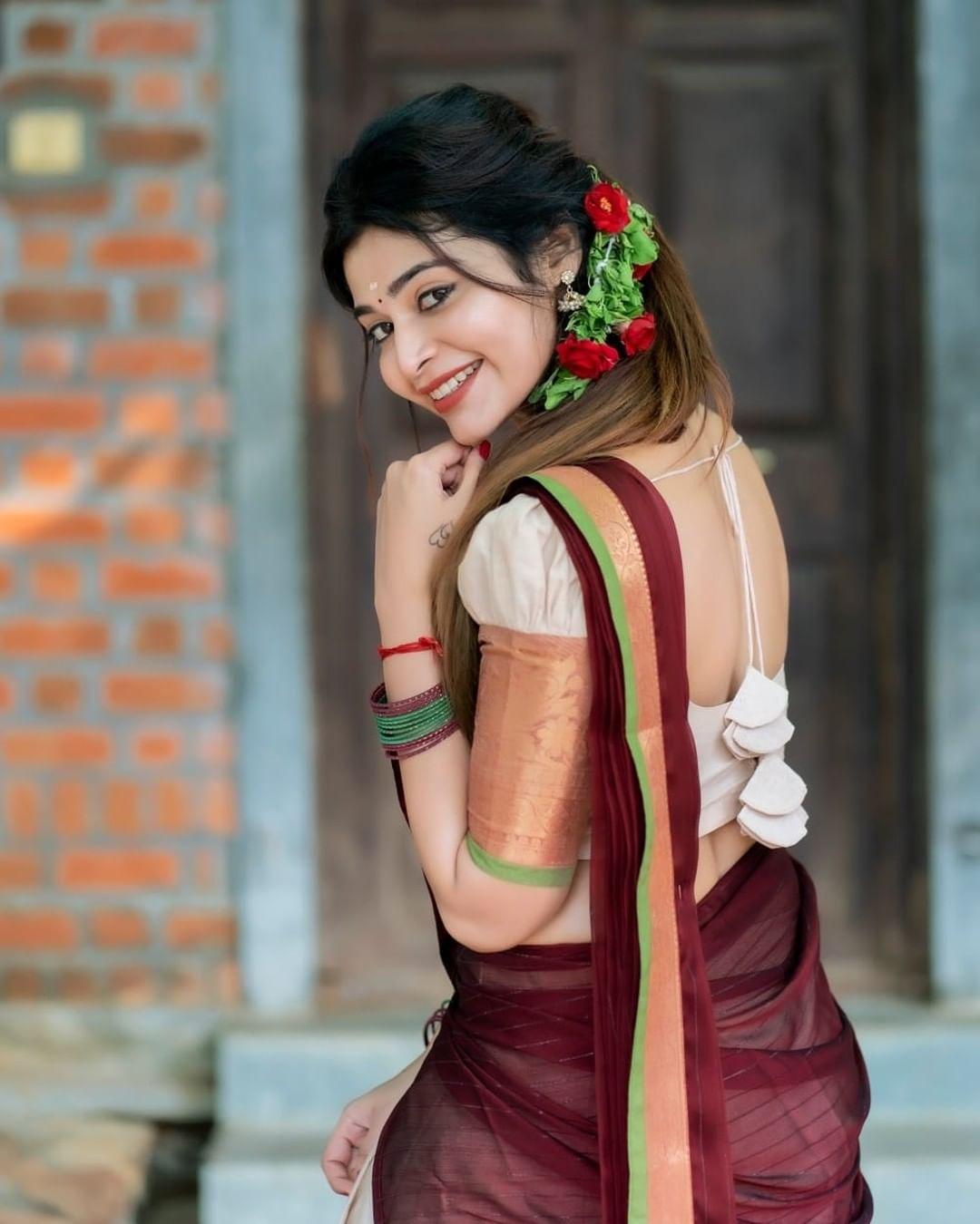 Tamil actress Dharsha Gupta in half saree photos gallery | looking very glamours and sexy photoshoot