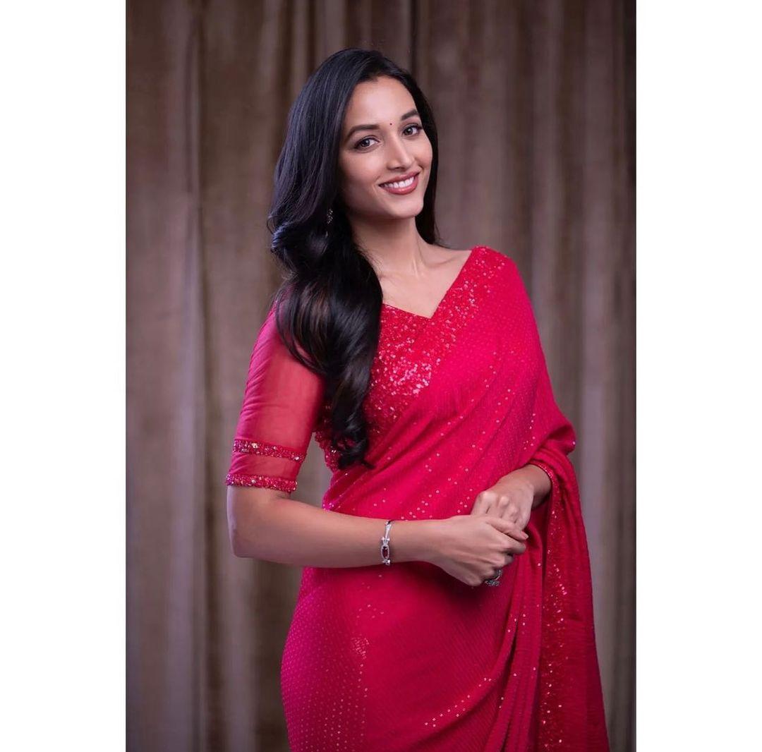 Kollywood actress Srinidhi Shetty in red saree hot photos| exclusive hot and sexy photos