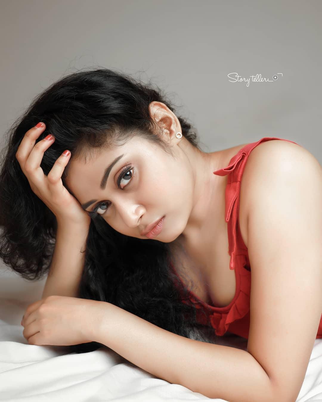 Malayalam Bigboss frame janaki sudheer exclusive hot and sexy photoshoot |exclusive hot and sexy photoshoot