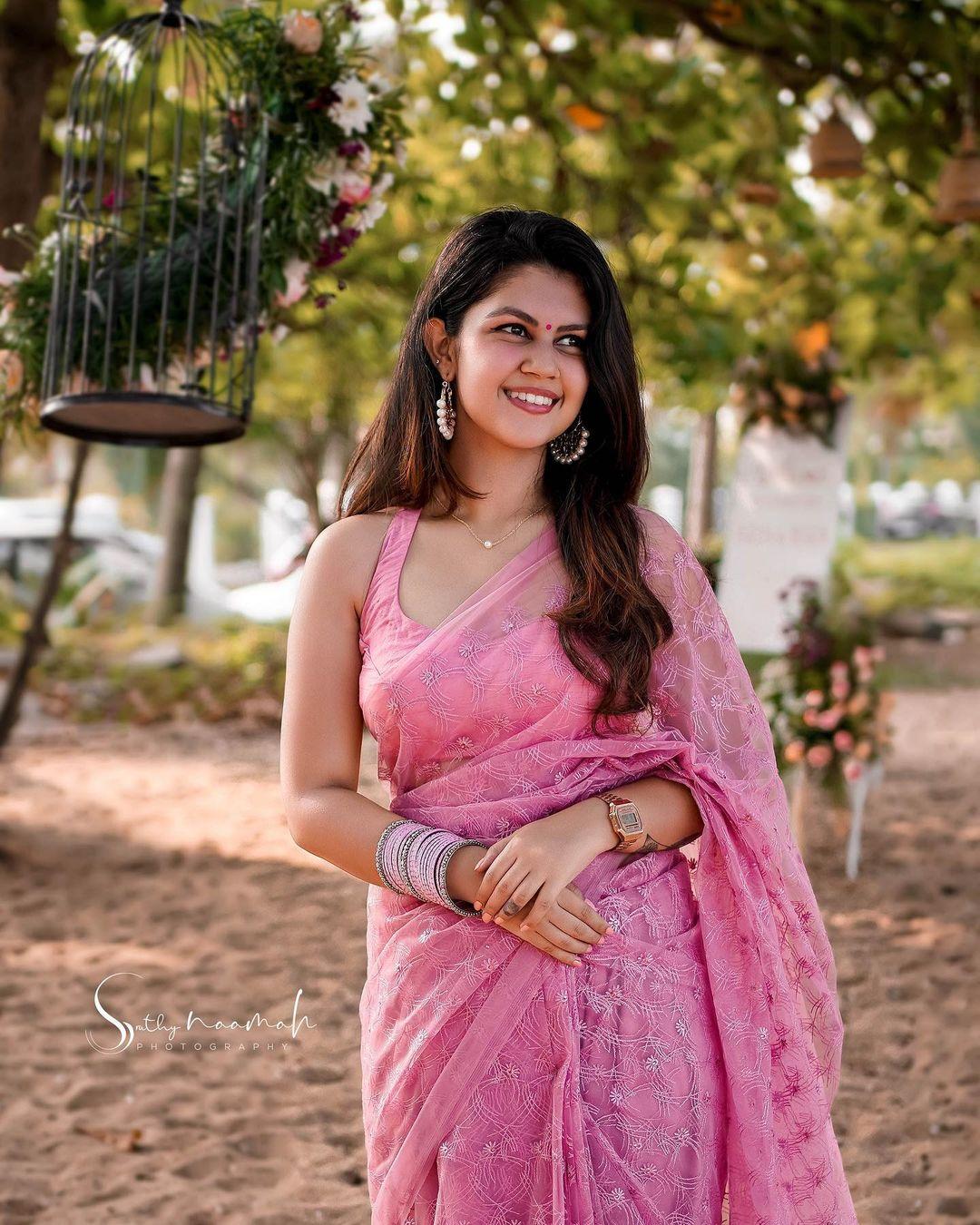 Malayalam actress Roshni singh in saree exclusive hot and spicy photos| latest hot and sexy photos
