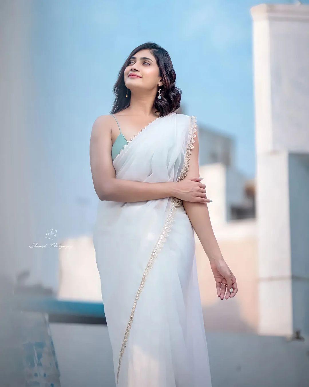 Tamil actress Losliya in sleeveless blouse hot and sexy photoshoot | beautiful and glamours photos