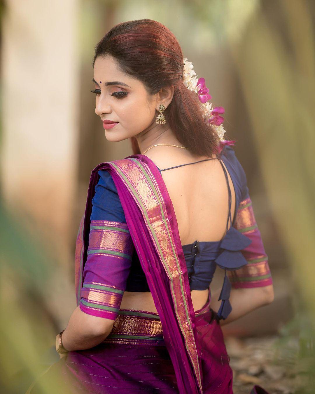 Tamil actress Ayesha in saree hot and sexy photoshoot | looking very attractive and cute stills