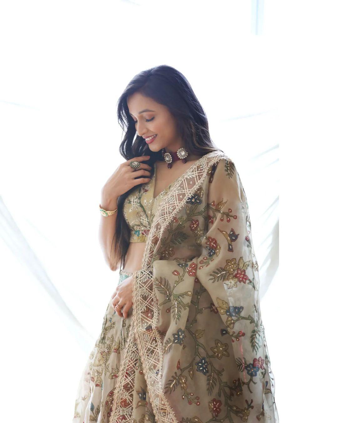KGF 2 actress Srinidhi Shetty latest hot and sexy photoshoot | beautiful and glamours photos