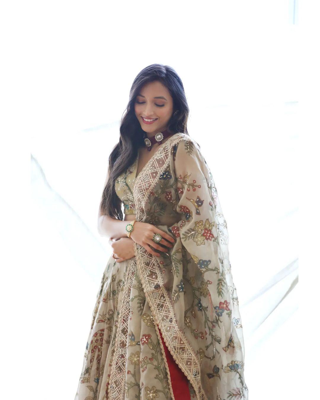 KGF 2 actress Srinidhi Shetty latest hot and sexy photoshoot | very hot and sexy photoshoot