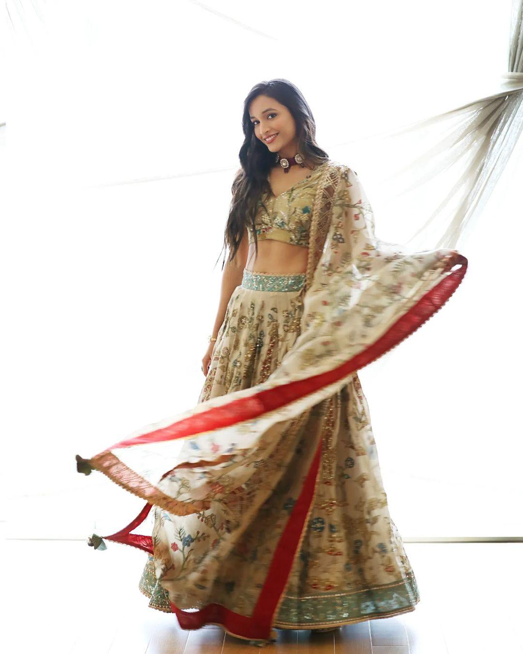 KGF 2 actress Srinidhi Shetty latest hot and sexy photoshoot | looking very hot and spicy photos