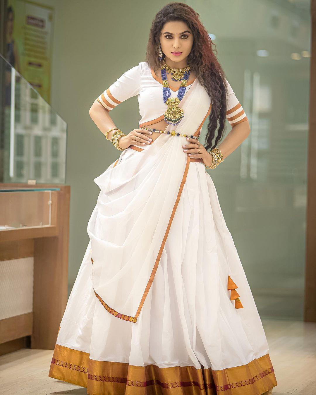 Tamil actress Delna Davis in half saree hot and sexy photoshoot | South Indian looking very glamours and cute stills
