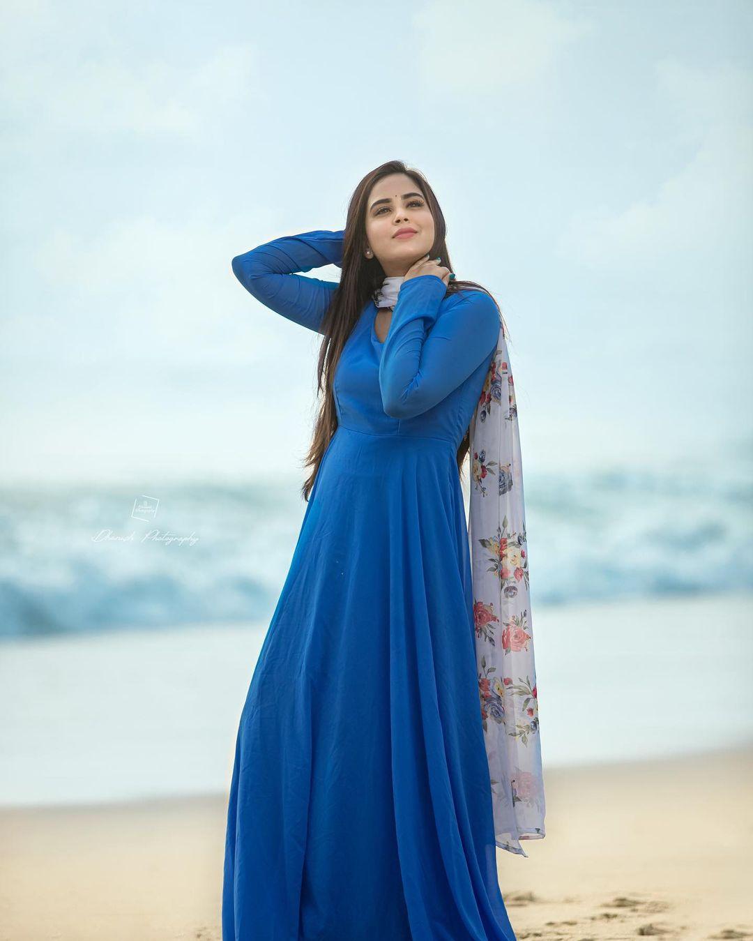 Tamil television actress Kanmani Manoharan in blue churidhar hot photos| beautiful and glamours photos