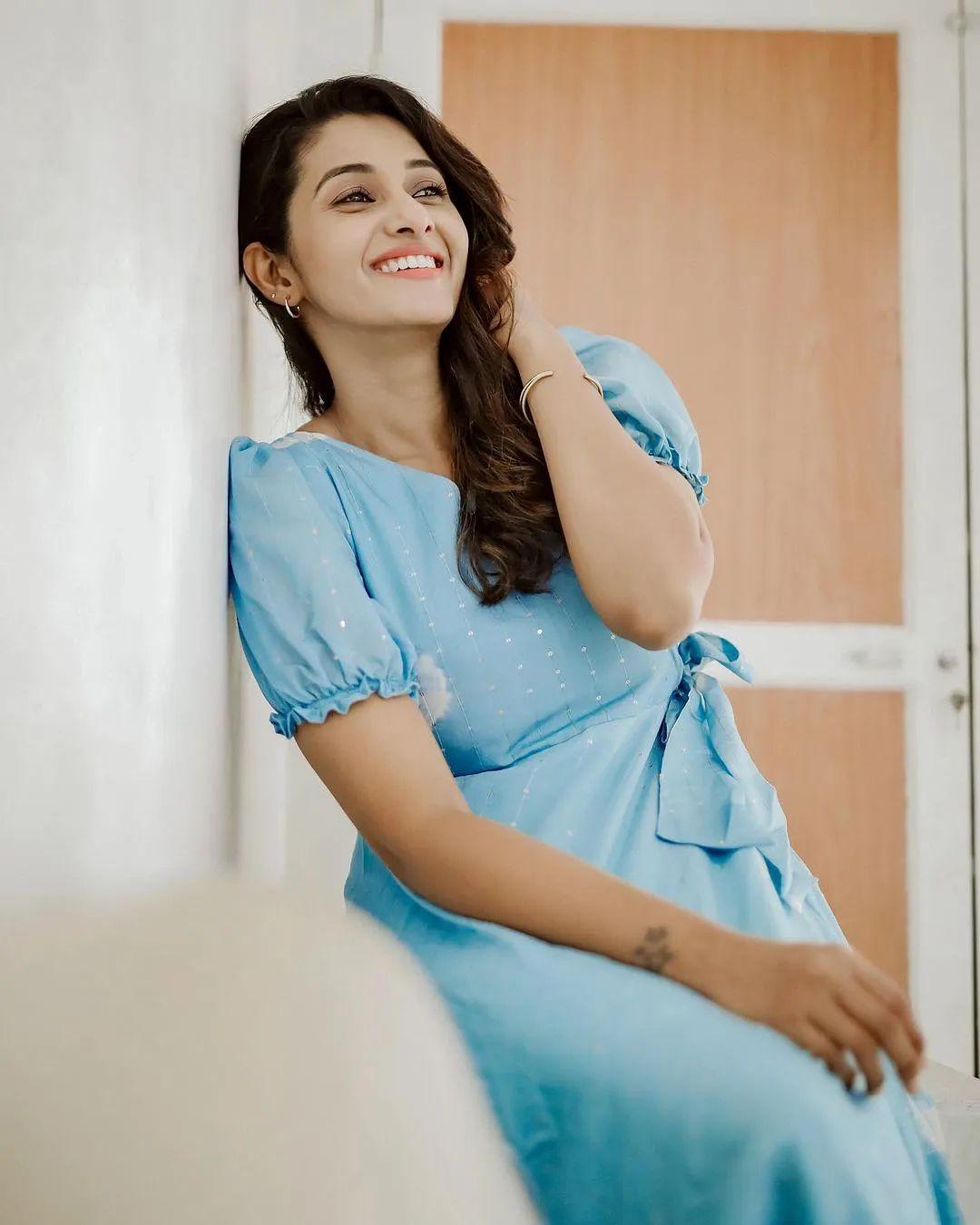 Tamil actress Priya Bhavani sankar latest hot and sexy stills| beautiful and glamours picture