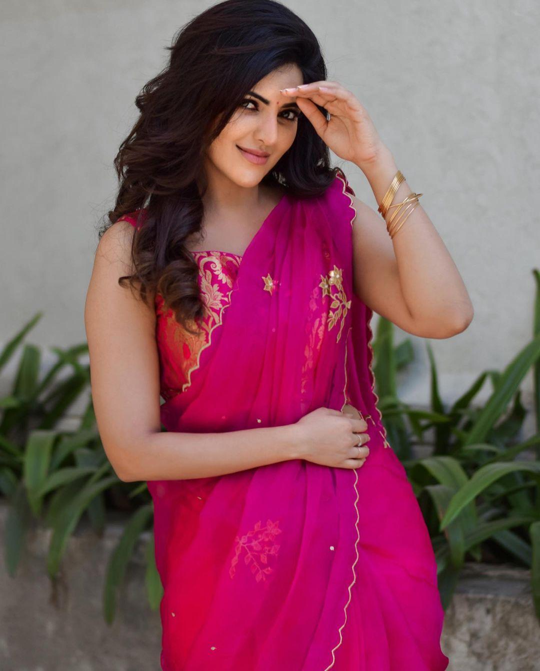 Athulya Ravi in red saree hot and sexy photos | looking very beautiful and cute stills