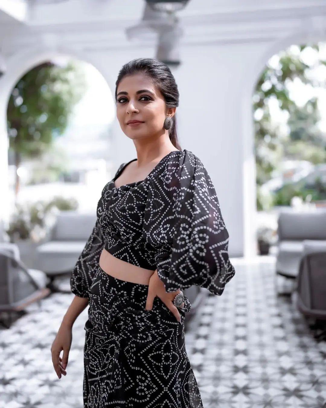 Malayalam actress Leona Lishoy exclusive hot and spicy stills| beautiful and sexy photoshoot