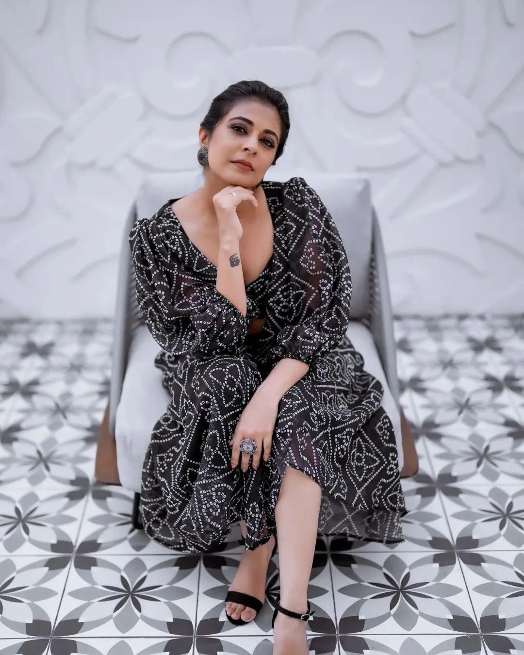 Malayalam actress Leona Lishoy exclusive hot and spicy stills|latest hot and sexy photos