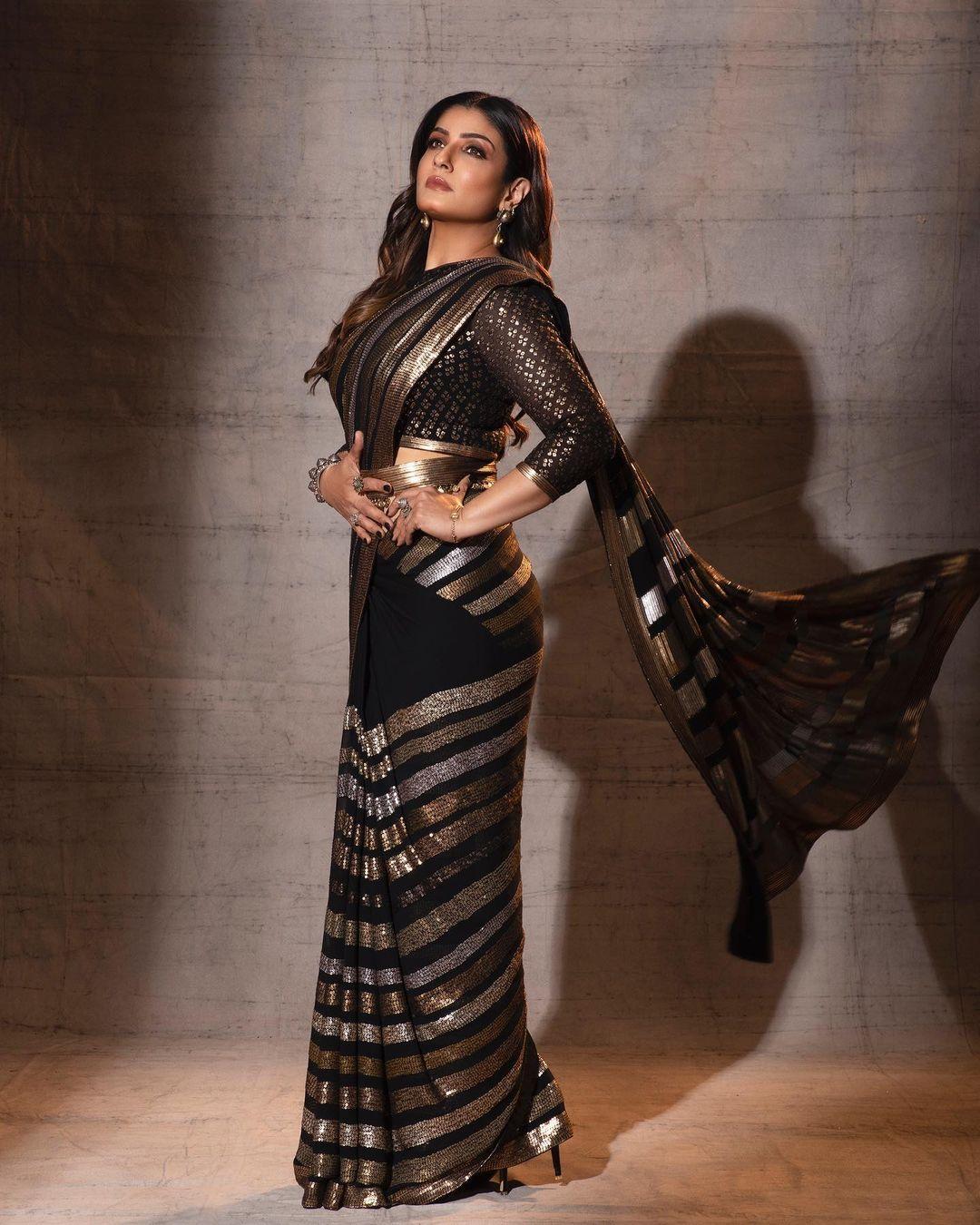 Raveena Tandon in black saree hot and sexy photoshoot| beautiful and sexy hot stills