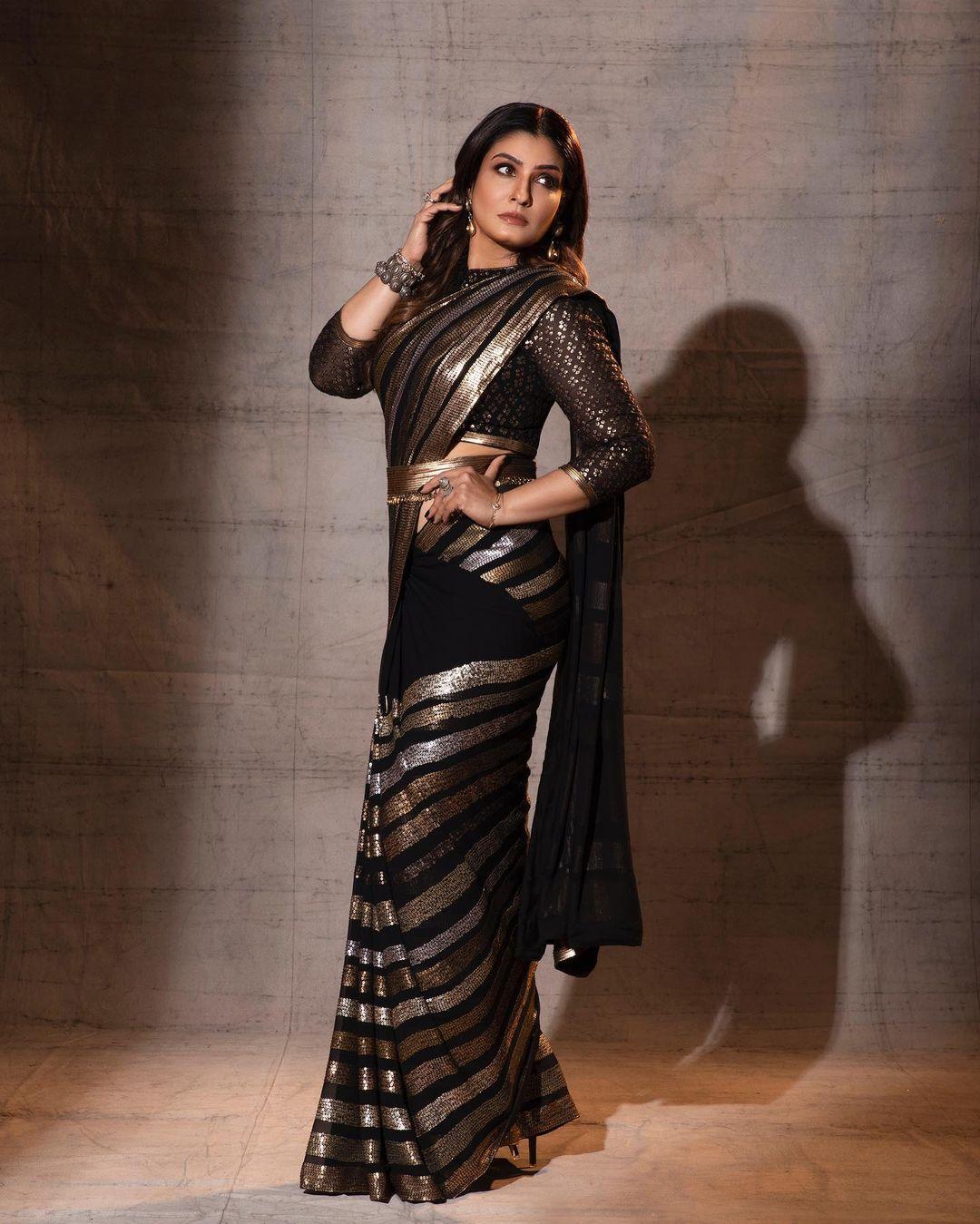 Raveena Tandon in black saree hot and sexy photoshoot| very beautiful and glamours photos