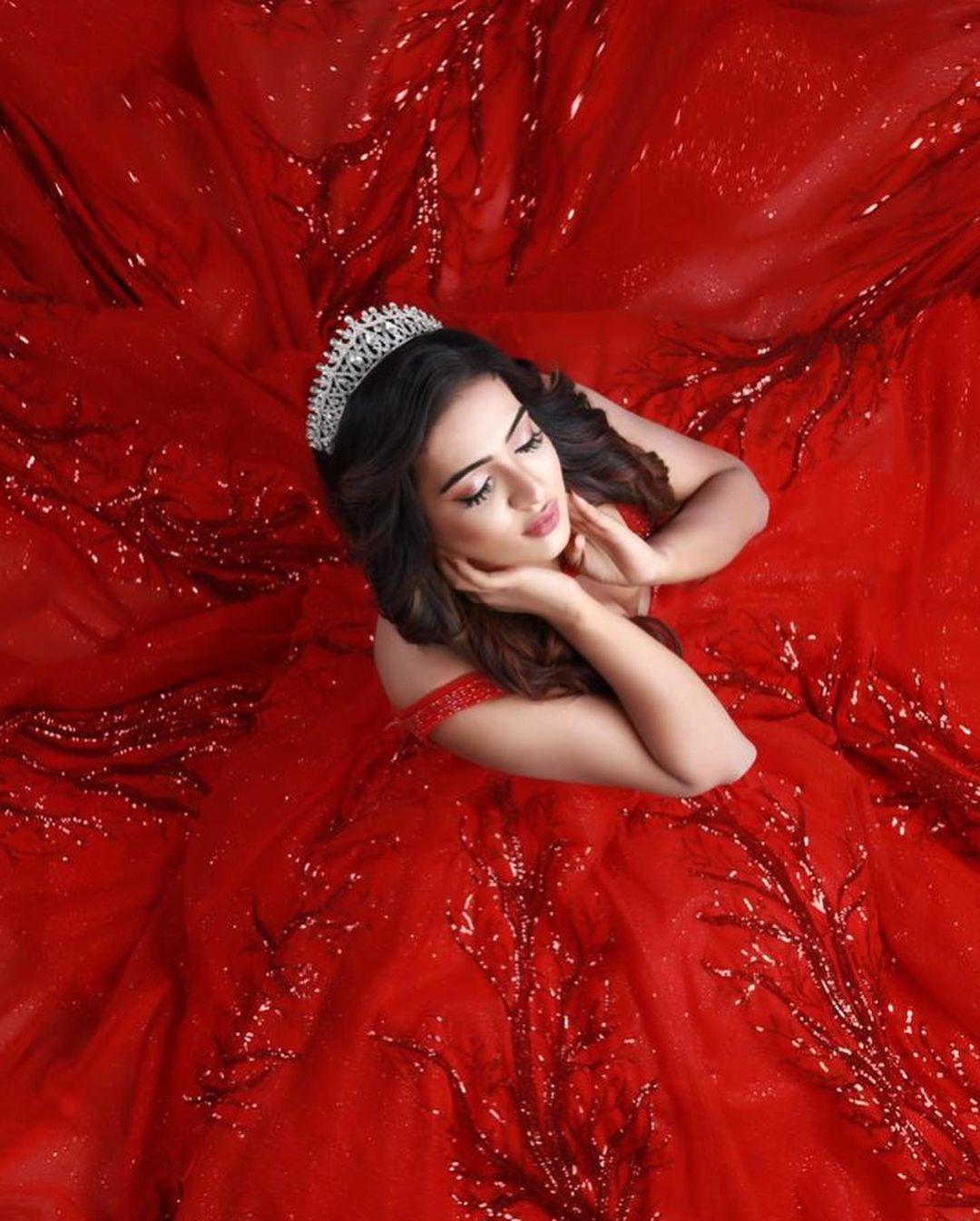 Actress Sanjana Onaali Gamarachchi glamours and cute stills| beautiful and sexy photoshoot