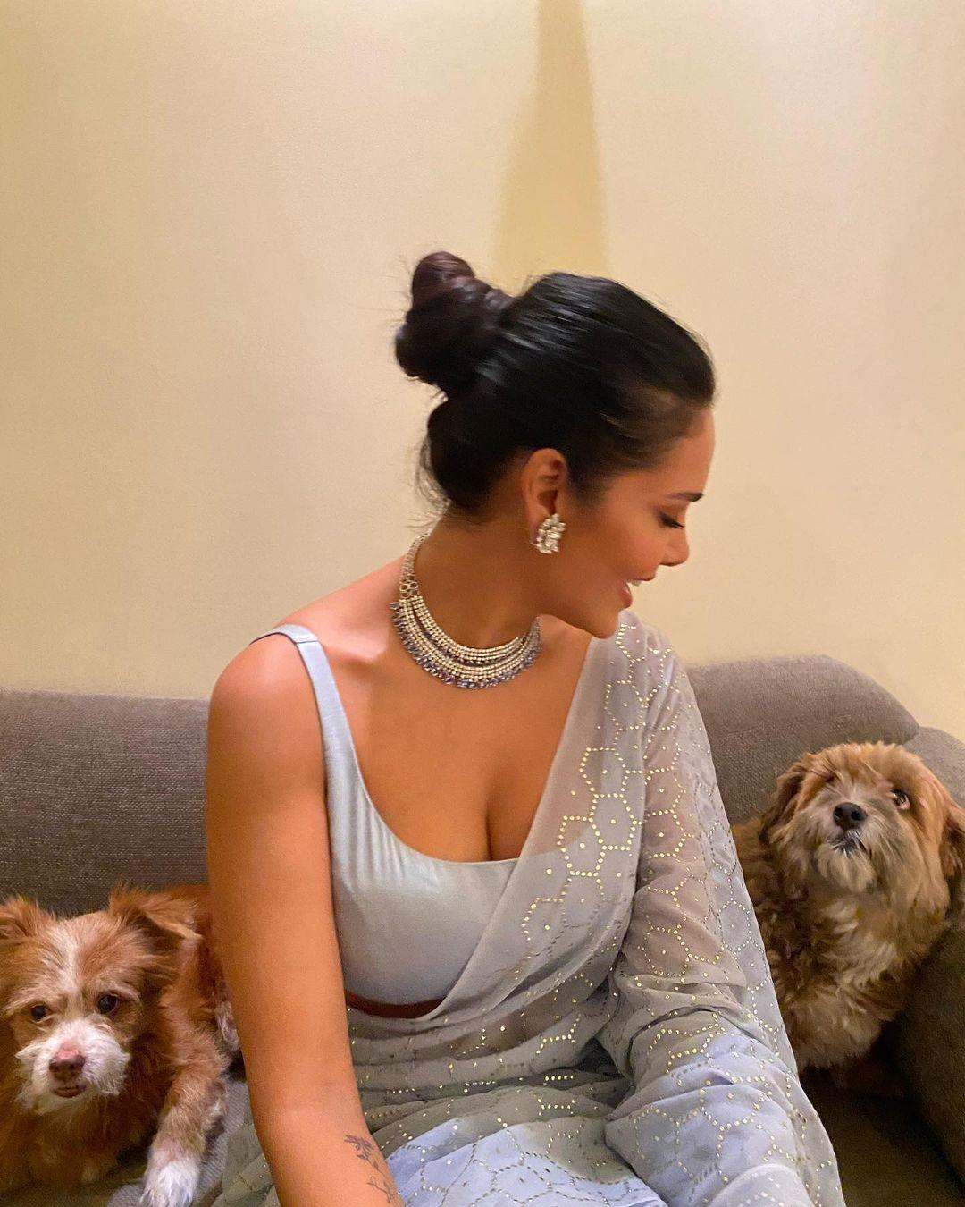 Bollywood actresses Esha Gupta in saree exclusive hot and sexy photoshoot | beautiful and glamours photos