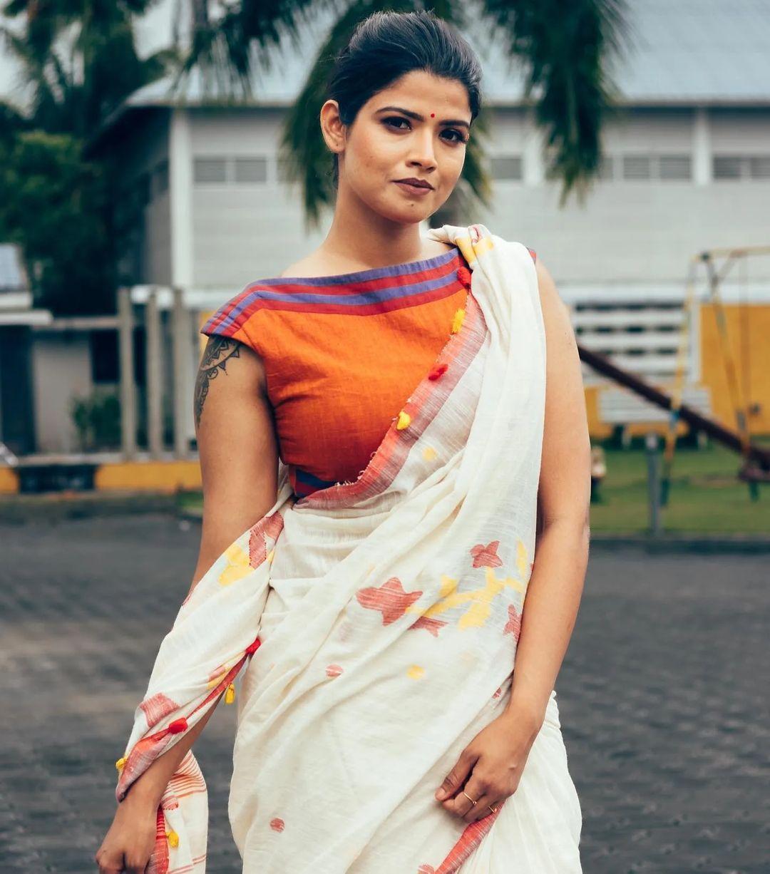Malayalam Bigboss frame Amrutha suresh in saree exclusive hot photos | looking very attractive hot stills