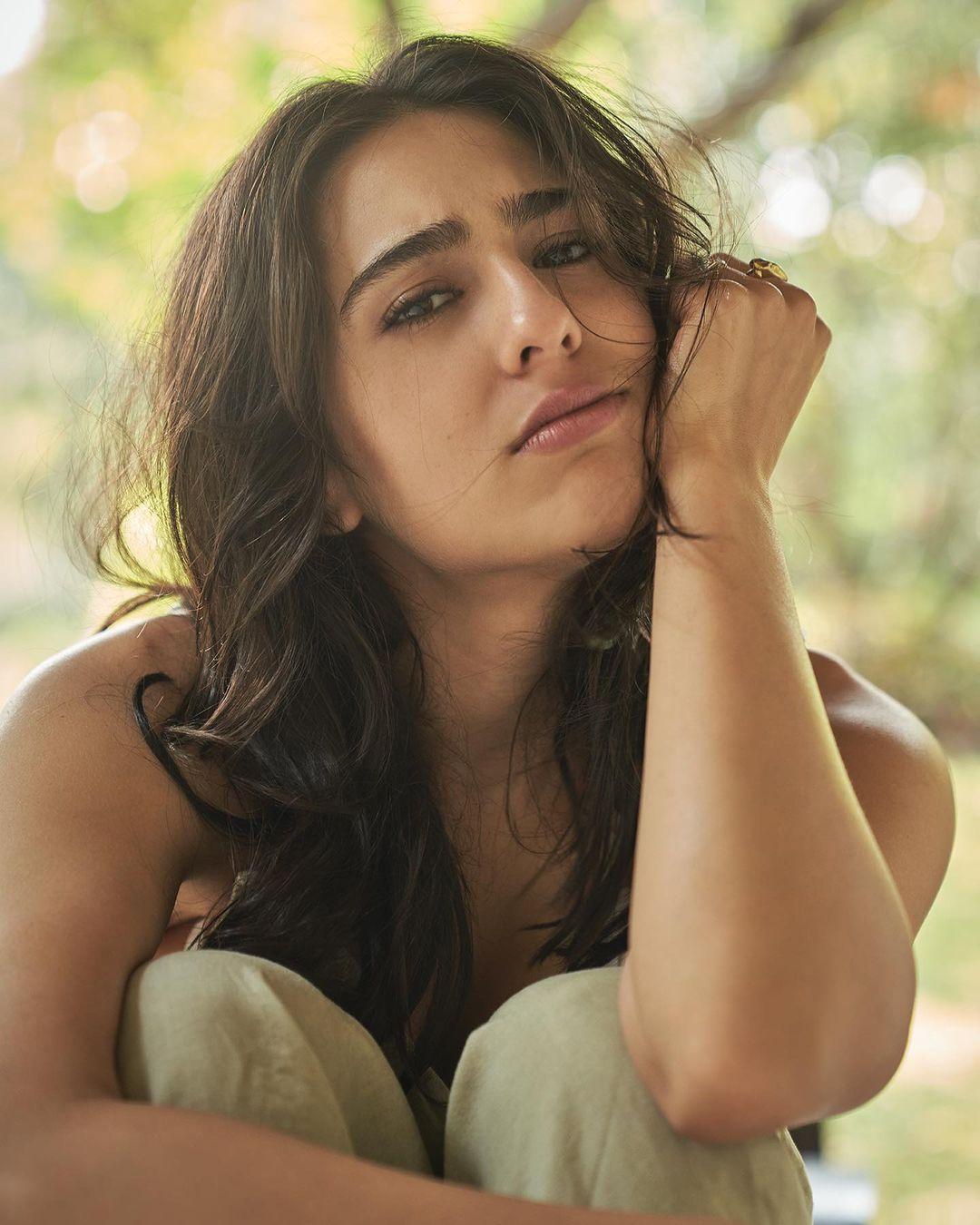 Sara Ali Khan Is Making Heads Turn With Her Sexy Bikini Picures | very glamours and cute picture