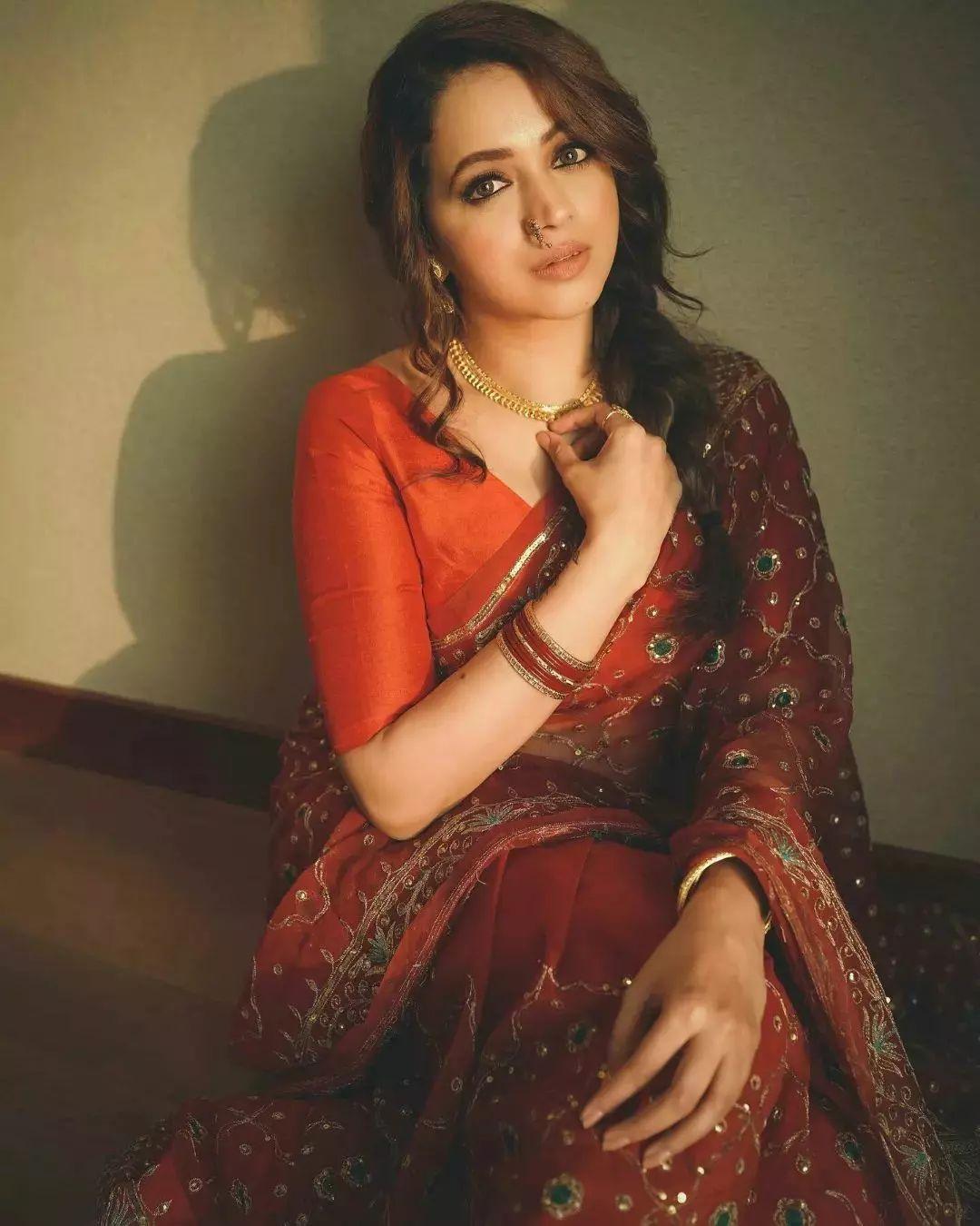 South Indian Actress Bhavana in saree exclusive latest hot photos | Latest Hot and exclusive photos