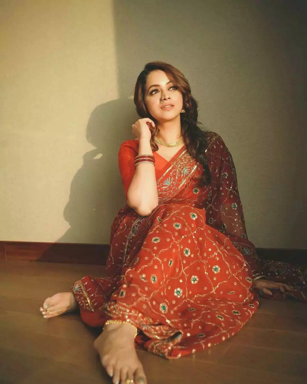 South Indian Actress Bhavana in saree exclusive latest hot photos | beautiful and sexy photos gallery